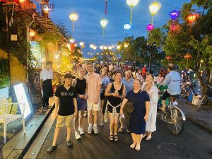 Hoi An By Night Walking Tour-Hoi An Locals