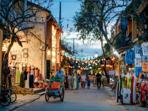 Walking Night Tour In Hoi An-Hoi An Locals