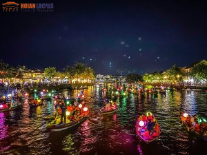 Hoi An Walking Tour At Night-Hoi An Locals