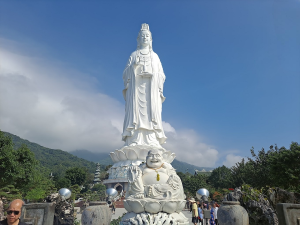 Monkey Mountain Sunrise Private Tour-Hoi An Locals