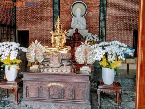 Monkey Mountain Sunrise Tour-Hoi An Locals
