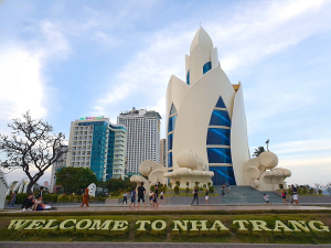 Luxury Car Hoi An To Nha Trang-Hoian Locals Travel