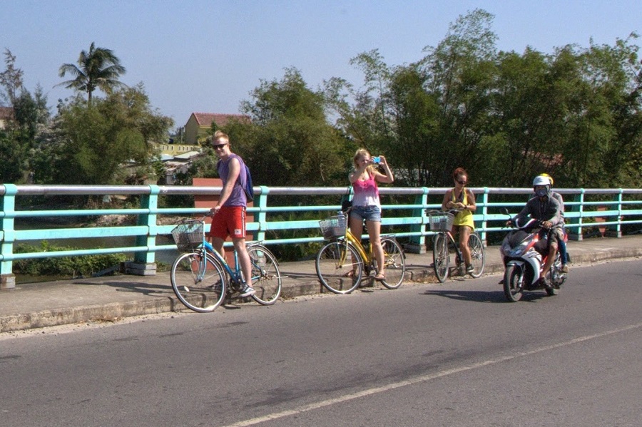 An Bang Hoi An Locals