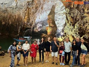 Da Nang To Phong Nha By Limousine - Hoi An Locals