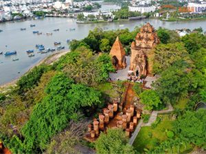 Da Nang To Nha Trang Limousine - Hoi An Locals