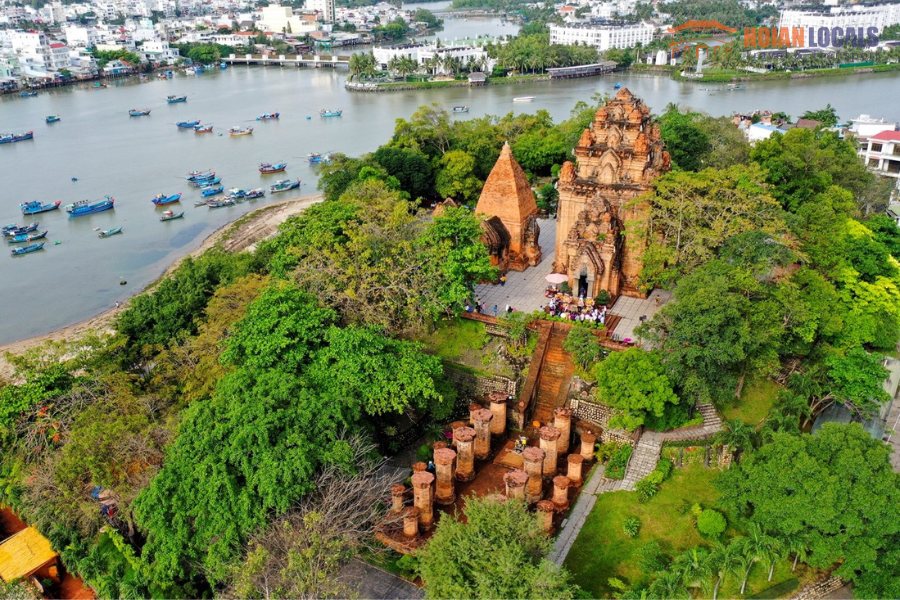 Da Nang To Nha Trang Limousine - Hoi An Locals